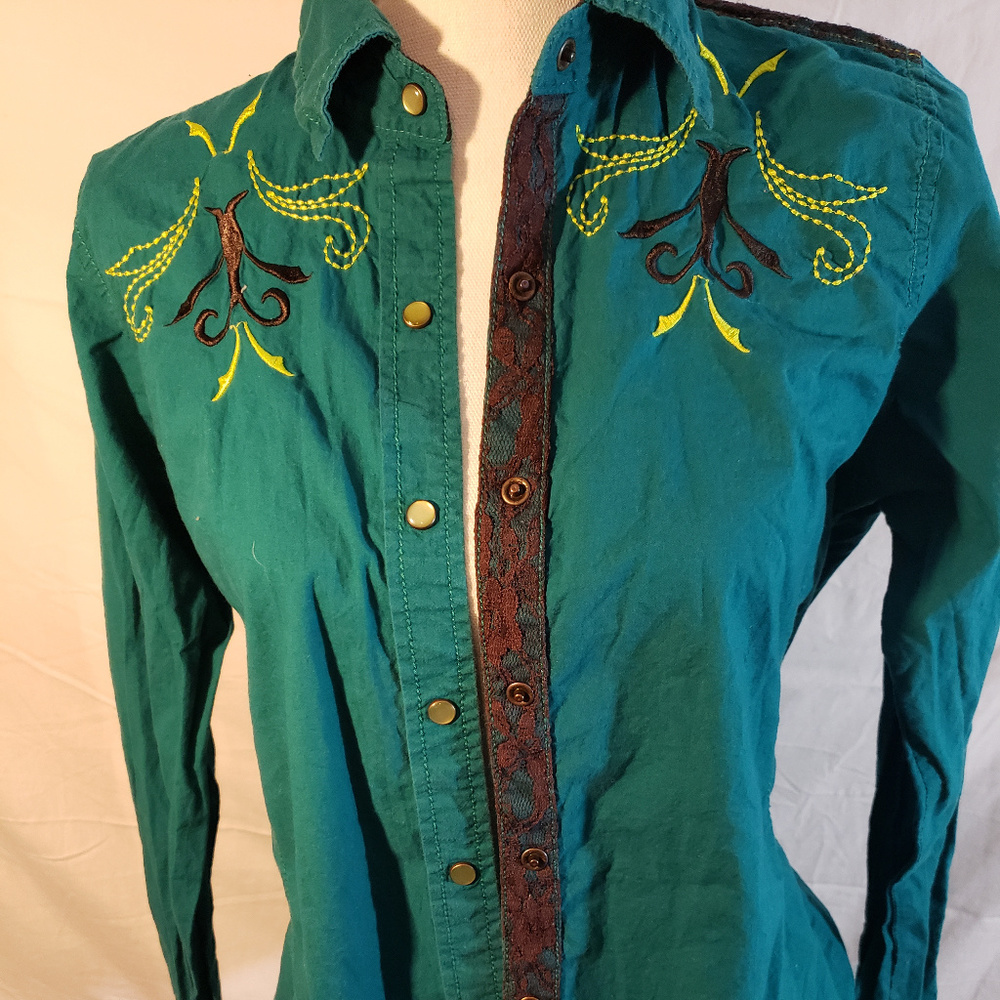 Cruel Girl Size L green button down LS Shirt